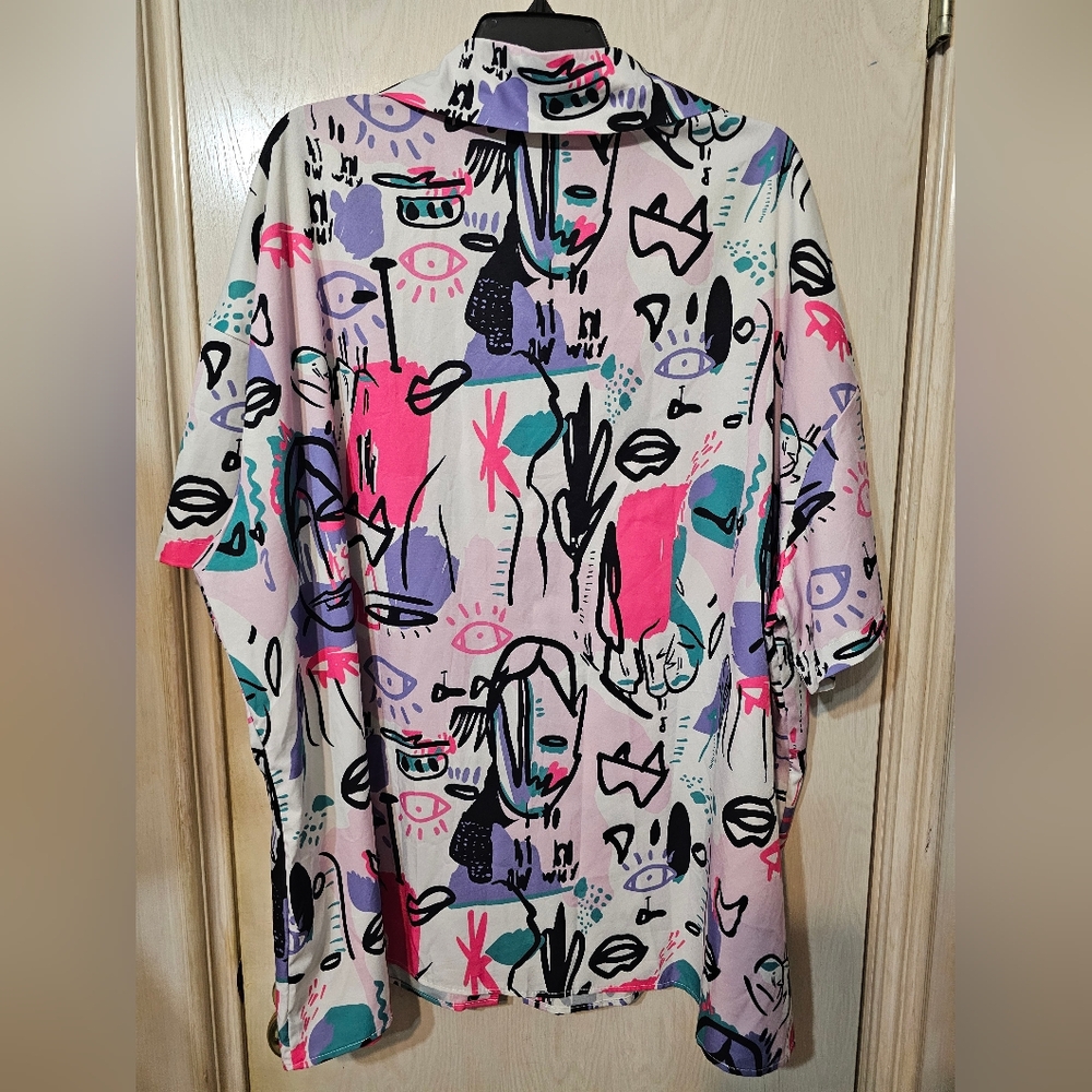 Abstract Print Button-Up Shirt - Picture 5 of 6